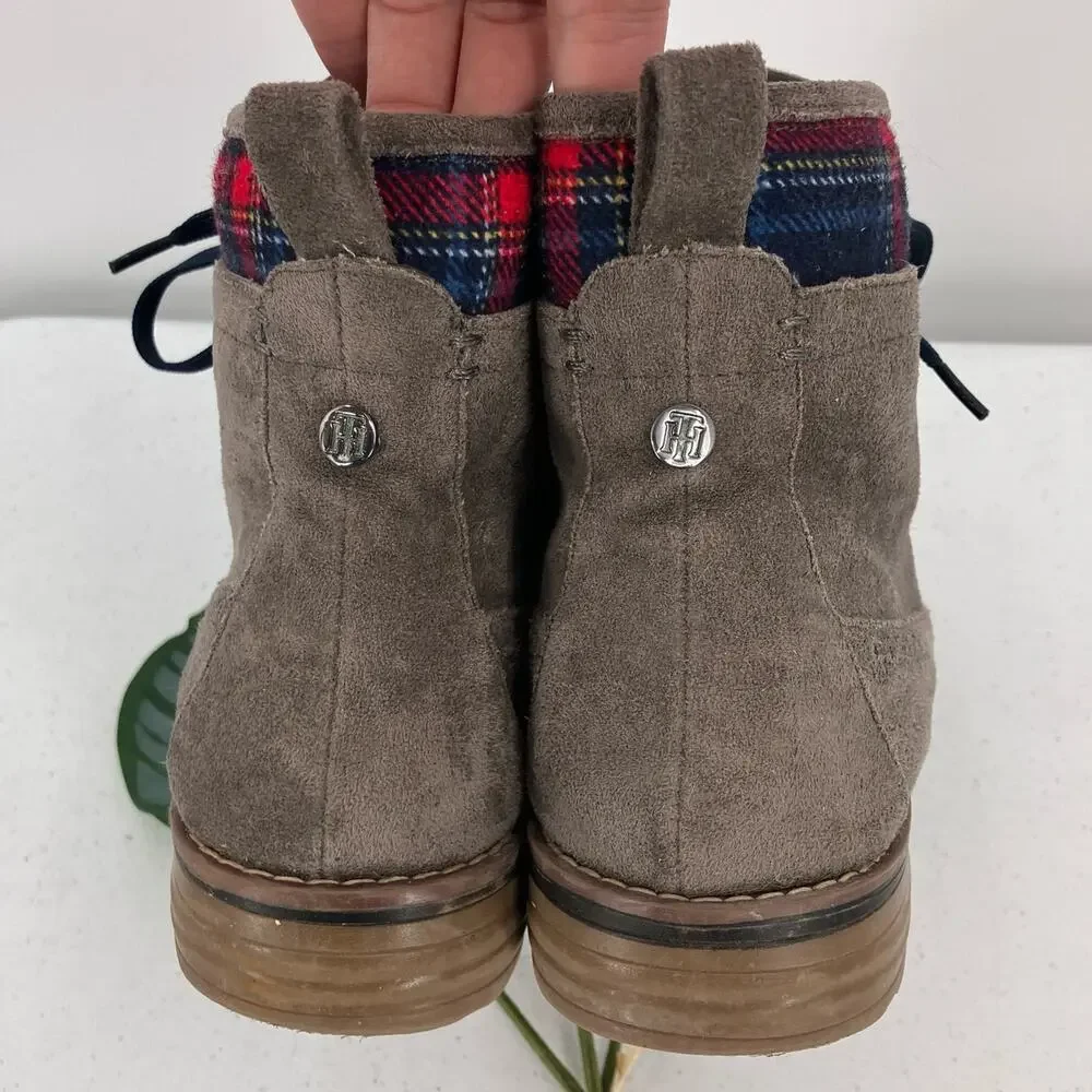 Tommy Hilfiger Gray Red Plaid Cap Top Twollia 3 Faux Suede Oxford Ankle Boots
